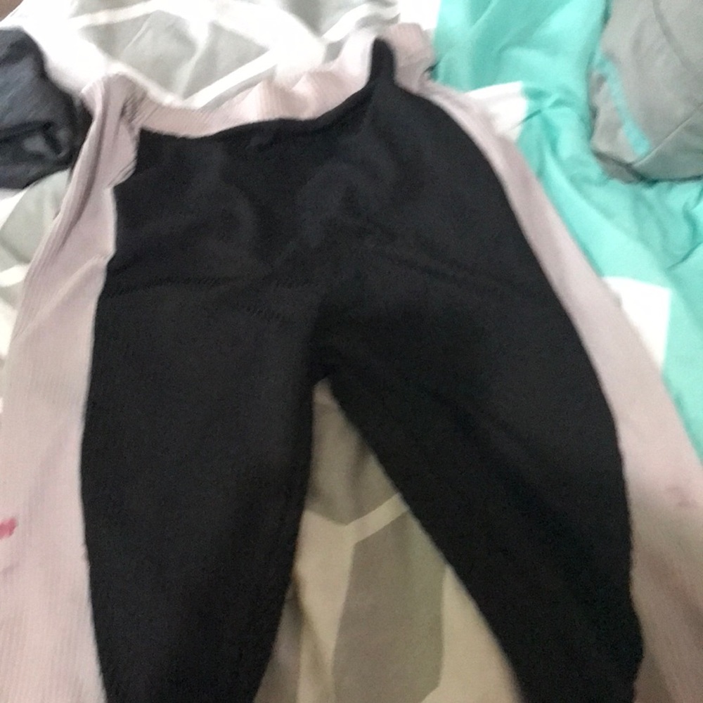 Black white leggings